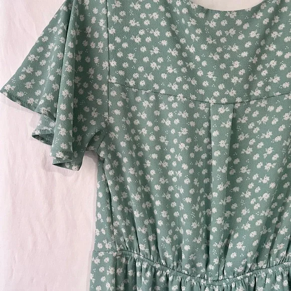 Monteau Casual Green Floral Print Front Tie Sundress in Women’s Size Medium - Picture 4 of 5